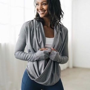 Zyia Gray Yoga Shawl size small